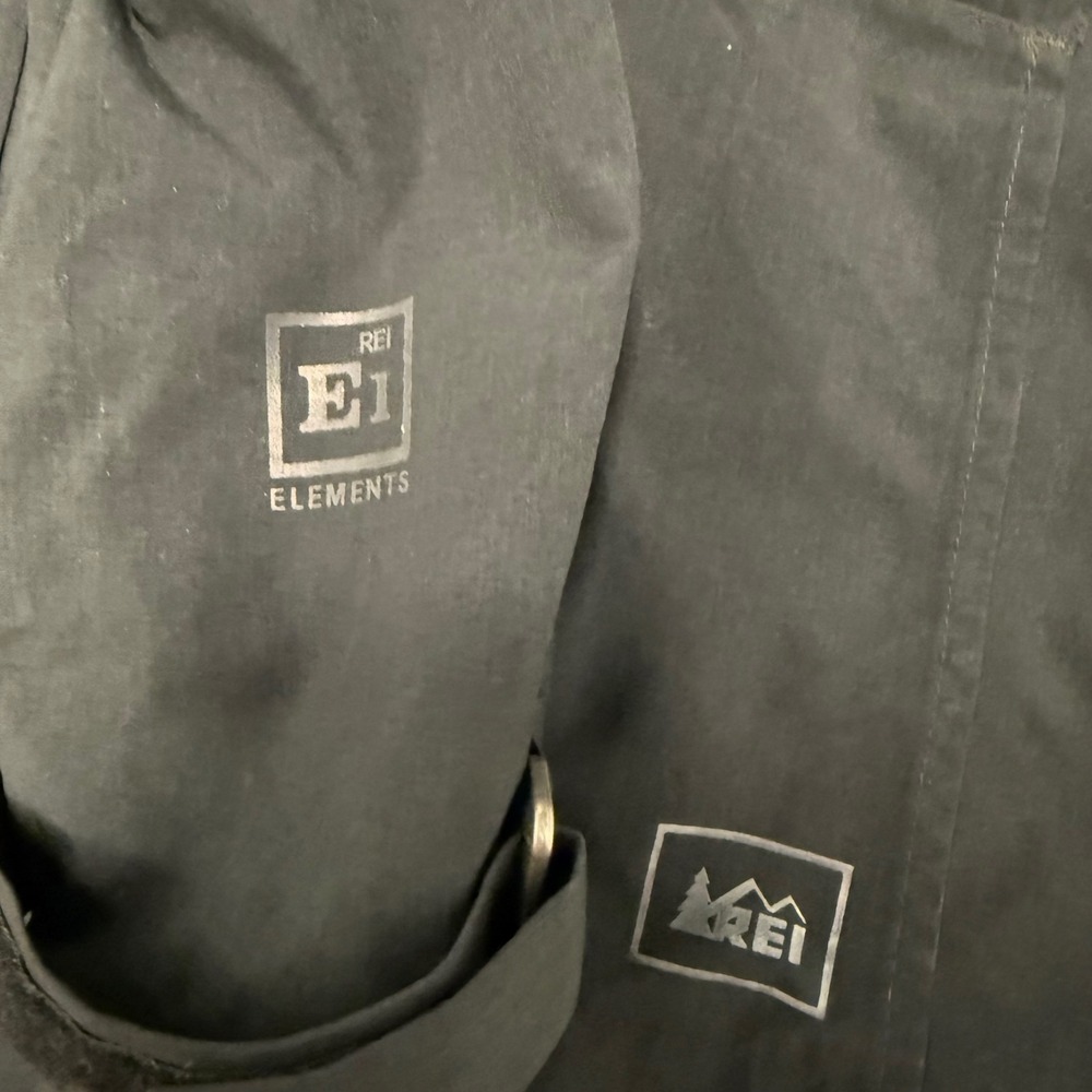 Women's Black REI Rainproof Jacket - Picture 2 of 3